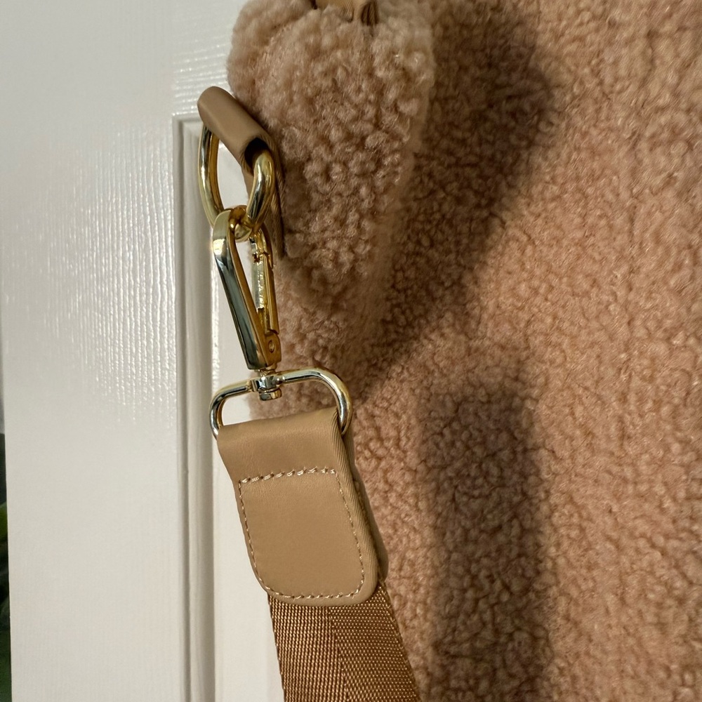 STONEY CLOVER LANE Cozy Teddy Tan Tote Bag! - Picture 2 of 7